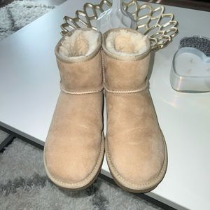 UGG minis